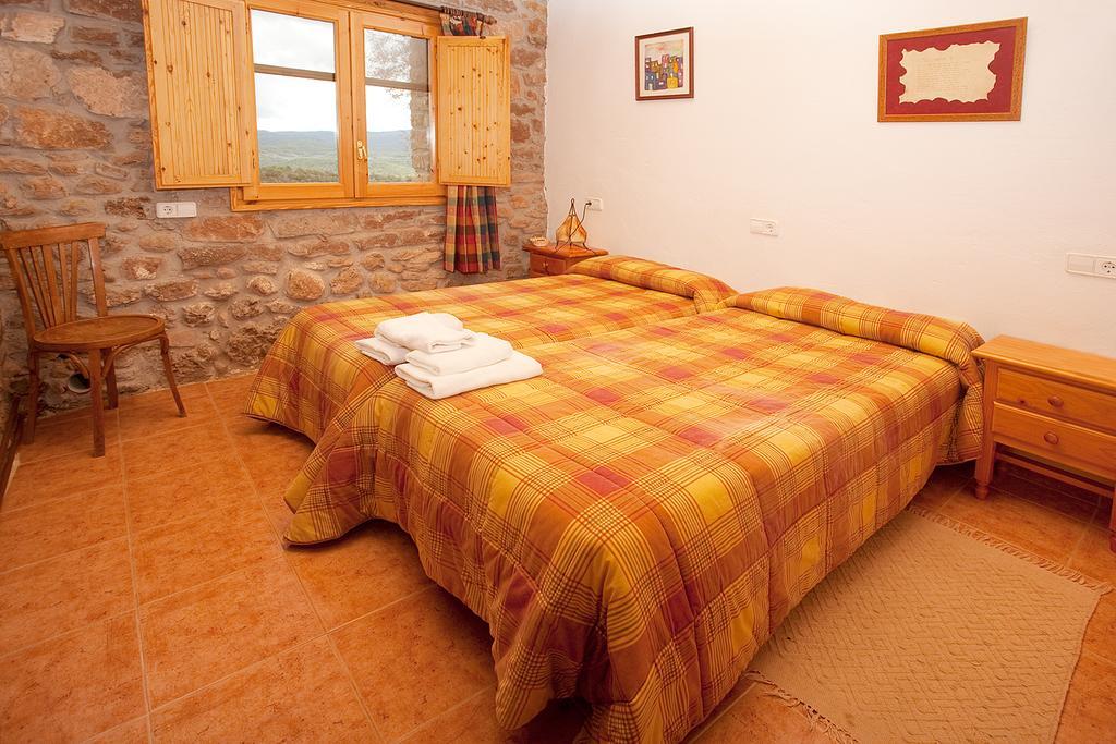 Masia Massanes Hostal Tiurana Exterior foto