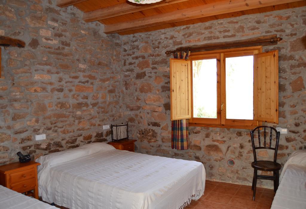 Masia Massanes Hostal Tiurana Exterior foto