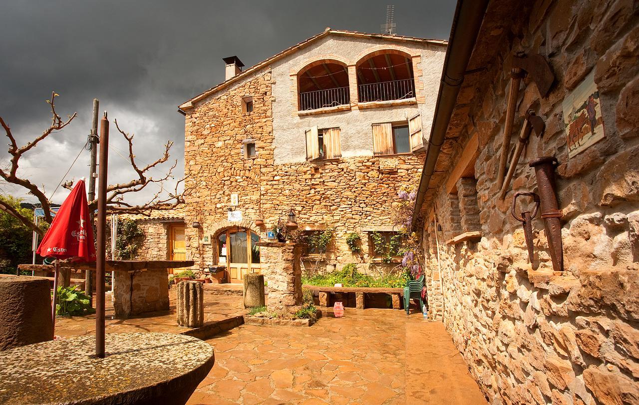 Masia Massanes Hostal Tiurana Exterior foto